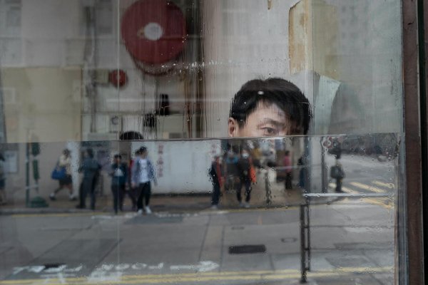 How Can UK Real Estate Investors Navigate the Current Financial Market?